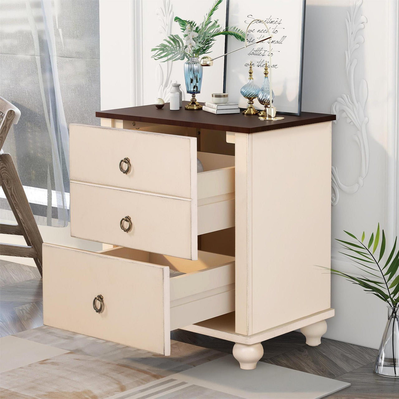 3 Drawer nightstand - Vintage nightstands
