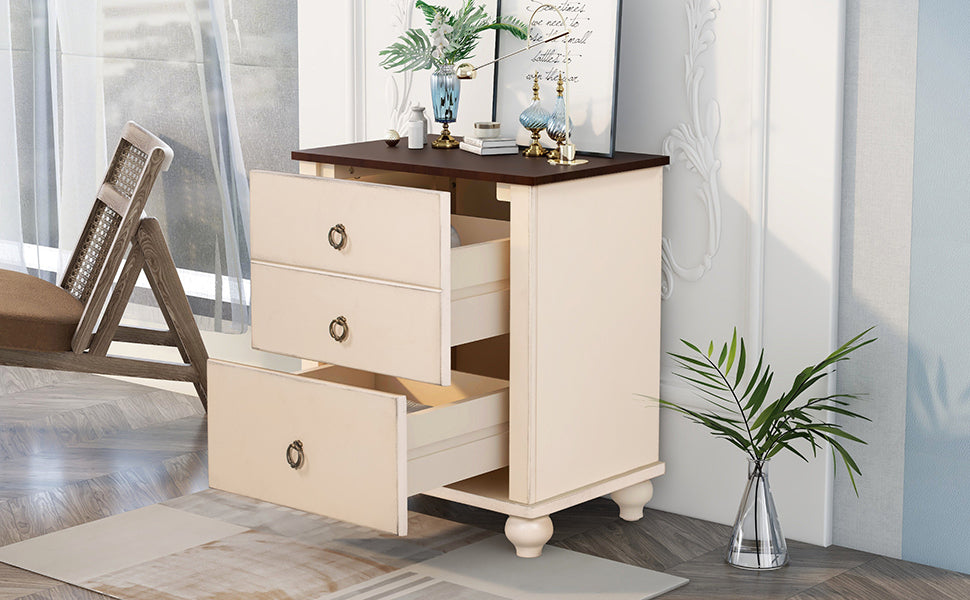 3 Drawer nightstand - Vintage nightstands